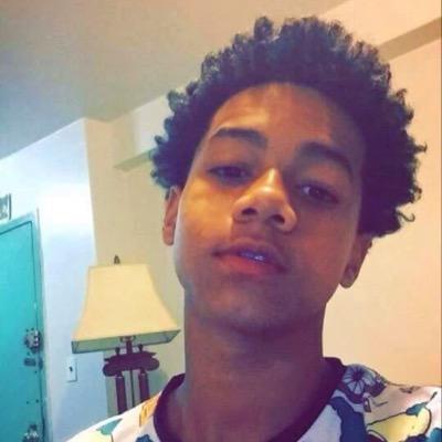 Profile Picture of Julian Saunders (@self_made_ju) on Twitter