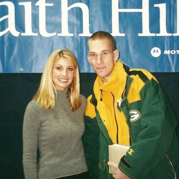 Profile Picture of Kevin Husarik (@kevinhusar) on Poshmark