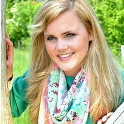 Profile Picture of Mandy Mulder (@@MandyMoves) on Twitter