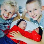Profile Picture of Delphine Poissonnier (@del.mae.tim.et.les.jumelles) on Instagram