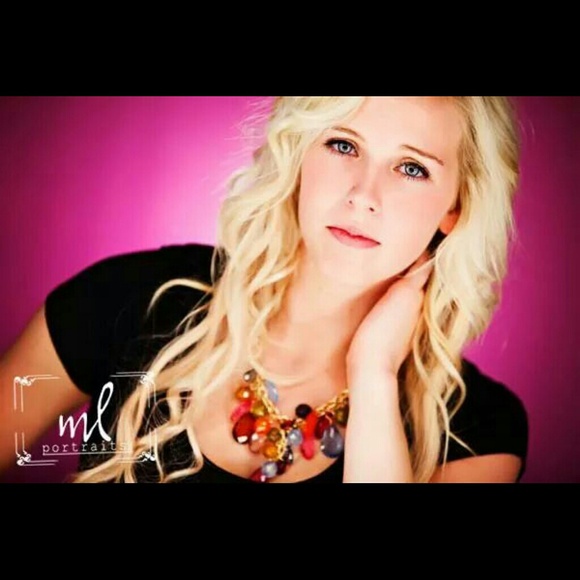 Profile Picture of Krisia Bramer (@krisiabramer) on Poshmark