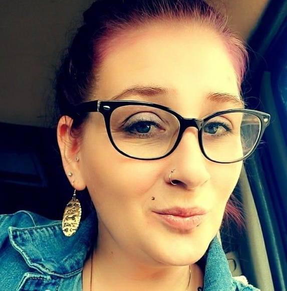 Profile Picture of Emilee Treesh (@kissieq30) on Poshmark
