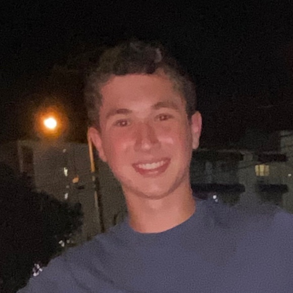 Profile Picture of Kyle Burger (@kburger115) on Poshmark