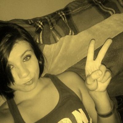 Profile Picture of Ashlee Hicks (@Asshleeeeeeee) on Twitter