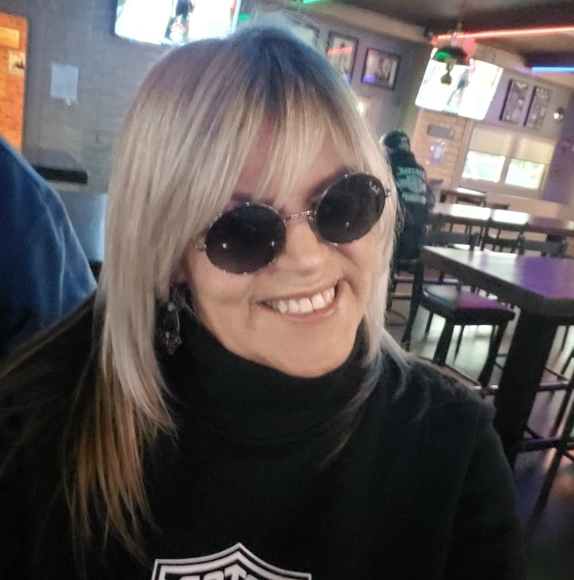 Profile Picture of Bronia Hargash (@broniahargash) on Poshmark