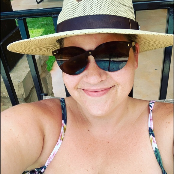 Profile Picture of Kellea Shirley (@kellea_shirley) on Poshmark