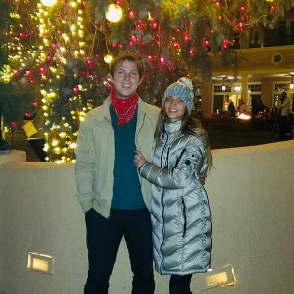 Profile Picture of Andrew English (@andrewenglish1) on Poshmark