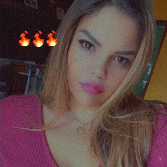 Profile Picture of Eloisa Hernandez (@eloisahernan914) on Poshmark
