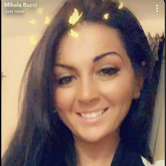 Profile Picture of Mikala Dourado (@mikb925) on Poshmark