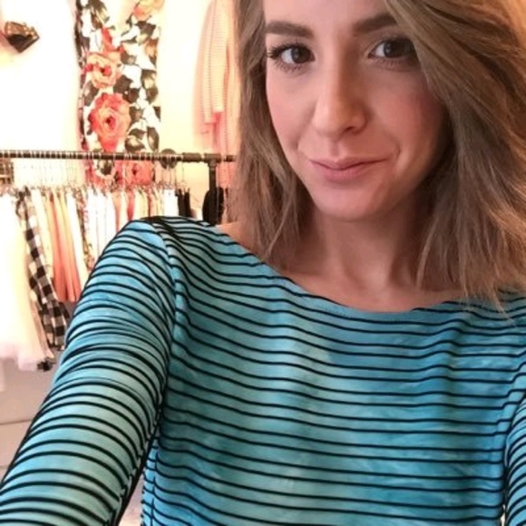 Profile Picture of Lisa Lowe (@lisa_lowe9) on Poshmark