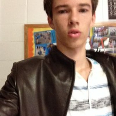 Profile Picture of David Amundsen (@Amund12D) on Twitter