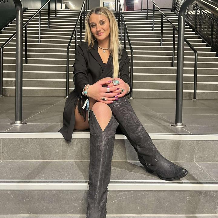 Profile Picture of Holly Harris (@@holly.harrisssss) on Tiktok