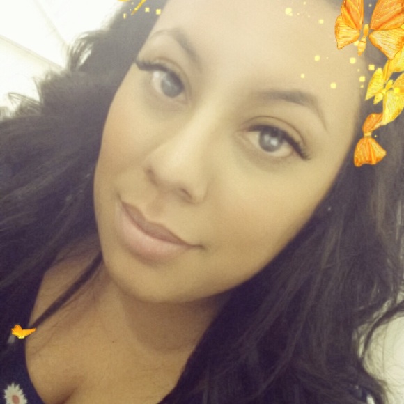 Profile Picture of Gabriela Quintero (@gabyminnie) on Poshmark