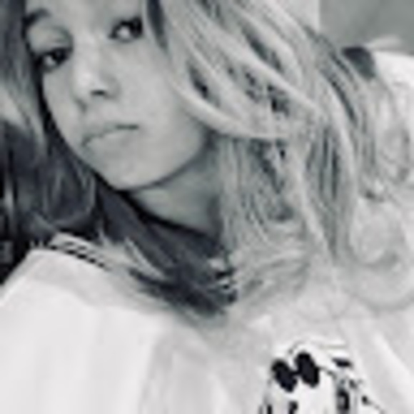 Profile Picture of Sophia Bajakian (@sophiabajakian) on Poshmark