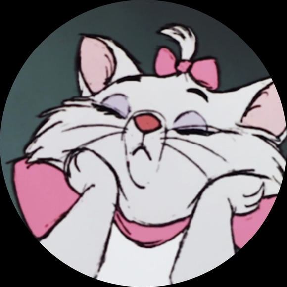 Profile Picture of 👗 Alexis petite (@lexisalesss) on Poshmark