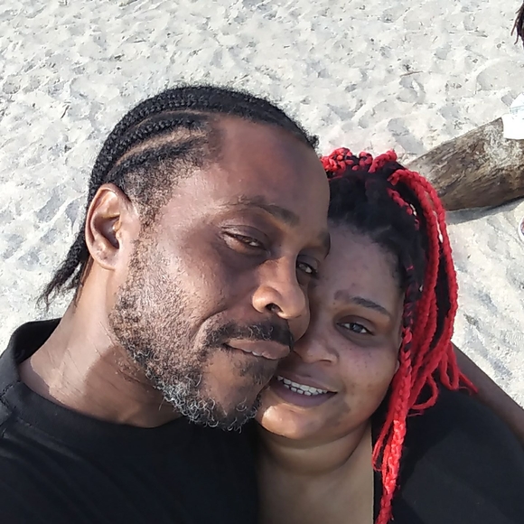 Profile Picture of Theresa Colagiovanni (@mzvanni) on Poshmark