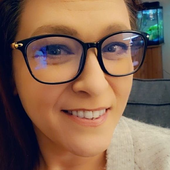 Profile Picture of Robin Mccreary (@joose1282) on Poshmark