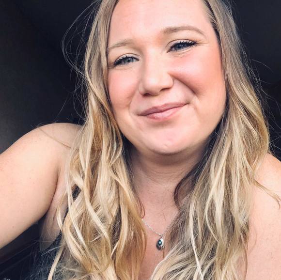 Profile Picture of Michelle Mcgillvrey (@mmcgillvrey) on Poshmark