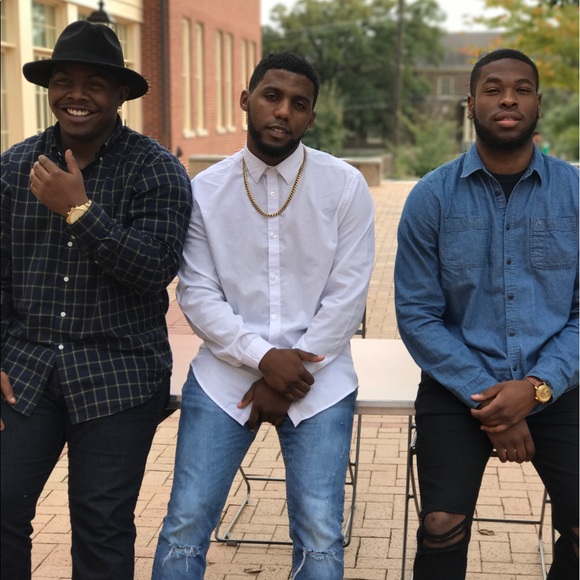 Chris Mattress - Poshmark Profile Picture of Chris Mattress (@chrisjem1) on Poshmark