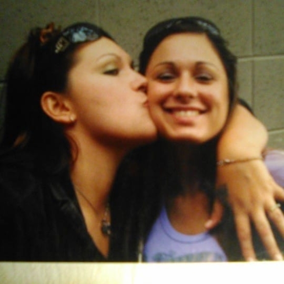 Profile Picture of Nicole Ivins (@nicoleivins) on Poshmark