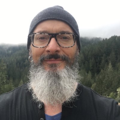 Profile Picture of Charles Lapointe (@lapointegon) on Twitter