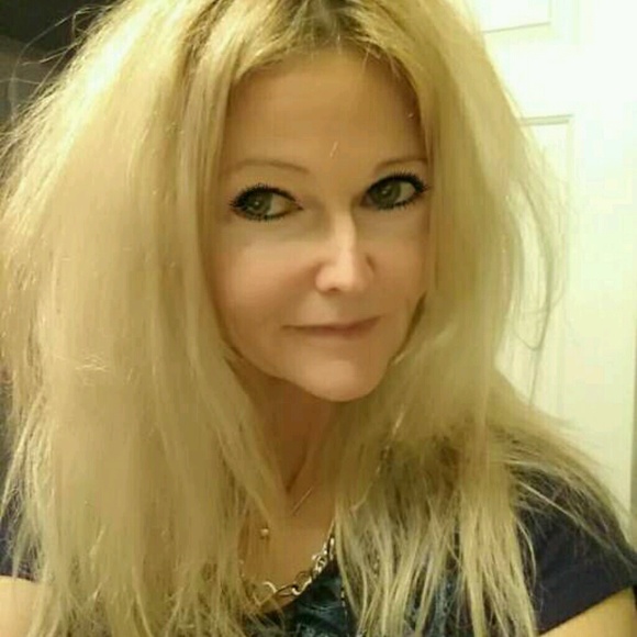 Profile Picture of Tammy Tobin (@tammytobin) on Poshmark