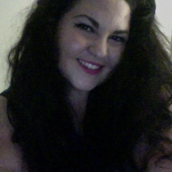 Profile Picture of Kelli Coffey (@kc992) on Poshmark