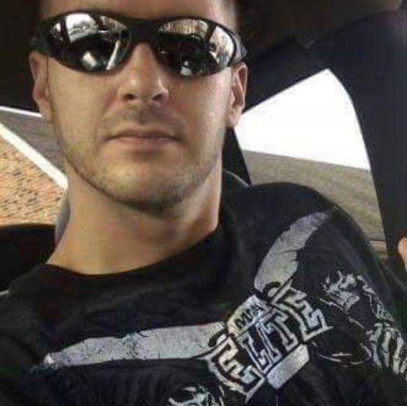 Profile Picture of Jonathan Swinford (@jswinfor81) on Poshmark