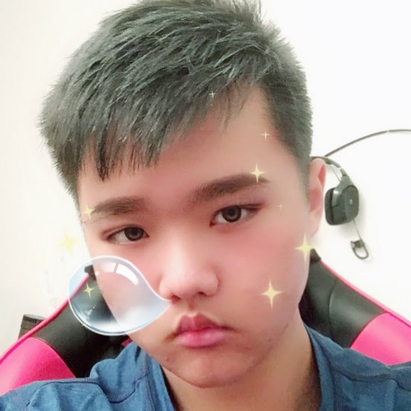 Profile Picture of Wei jian Chen (@chenweijian1998) on Poshmark