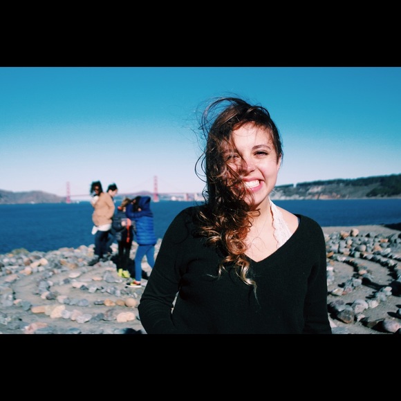 Profile Picture of Danielle Elbaz (@delbaz) on Poshmark