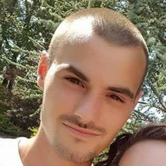 Profile Picture of Robert Kowalski (@gotmoney21x) on Poshmark