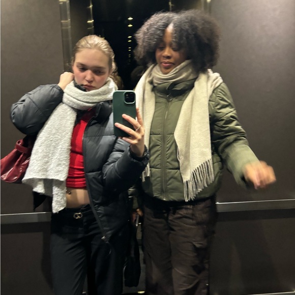 Profile Picture of Alice Dumas (@alicedumas_) on Poshmark