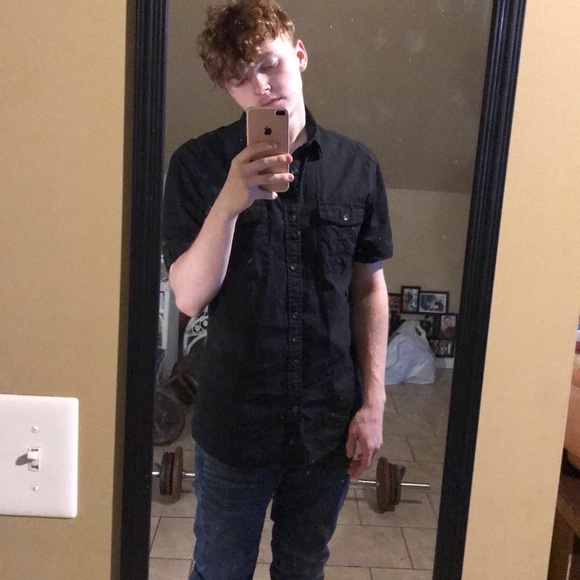 Profile Picture of Spencer Simpson (@spencersimps682) on Poshmark