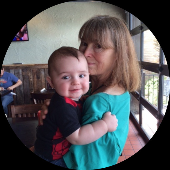 Profile Picture of Elizabeth Hildinger (@esgirsch) on Poshmark