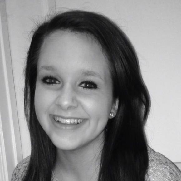 Profile Picture of Savannah Sutton (@thesavannah2212) on Poshmark