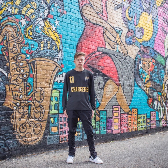 Nick Andres - Poshmark Profile Picture of Nick Andres (@nicklucky24) on Poshmark