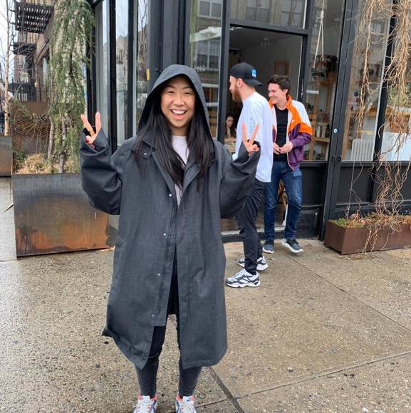 Profile Picture of Melanie Liu (@melaniecliu) on Poshmark