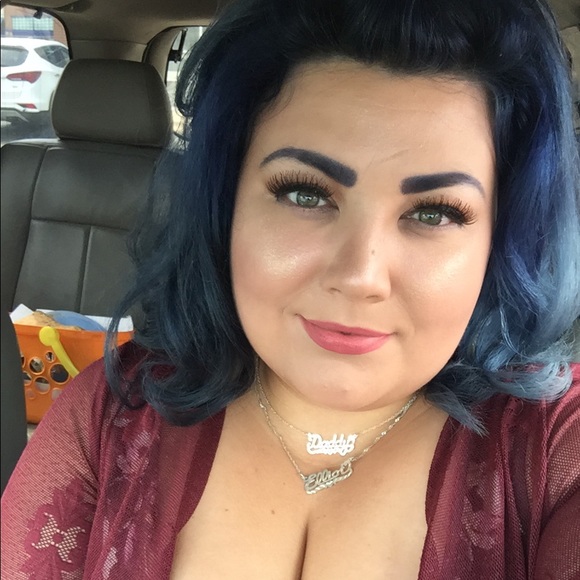 Profile Picture of Keralyn Noteboom (@keralynnote) on Poshmark