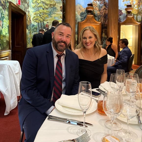 Profile Picture of Jason Crowe (@jcrowe34) on Poshmark