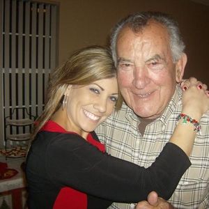 Profile Picture of Laura Campagna (@bella0827) on Myspace