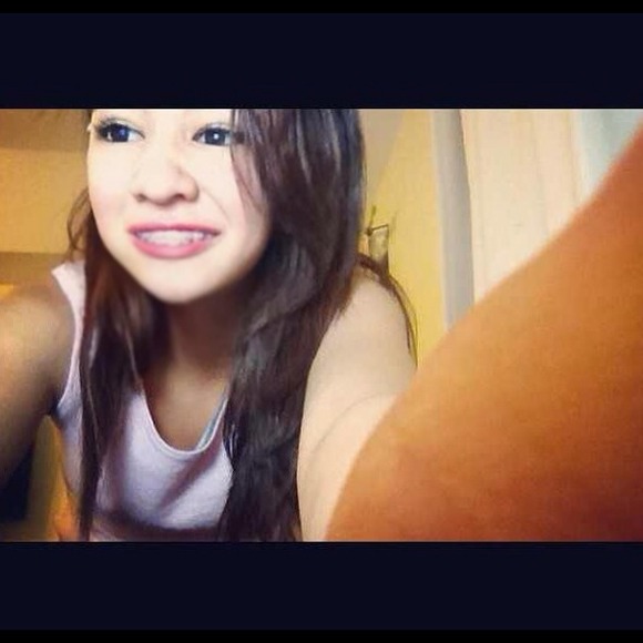 Profile Picture of Paulina Velasco (@linassoclassy) on Poshmark