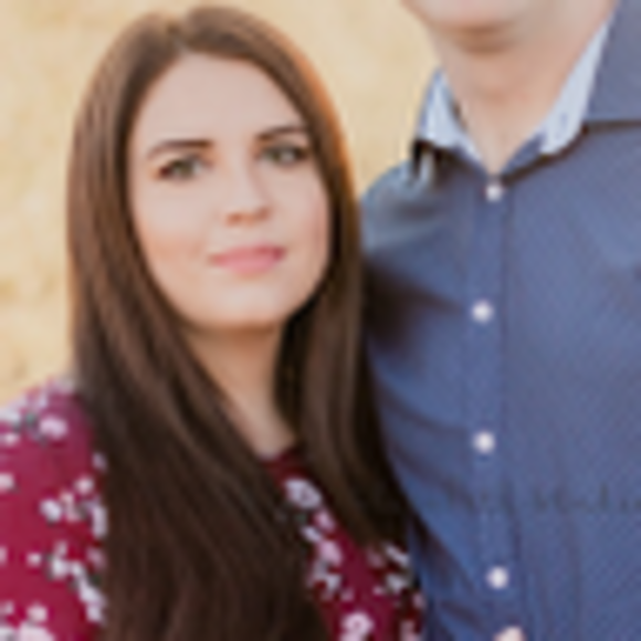 Profile Picture of Julia Moore (@juledrees) on Poshmark