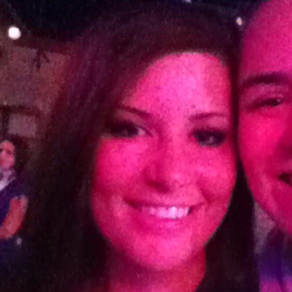 Profile Picture of Kelli Nicholson (@kbell10) on Poshmark