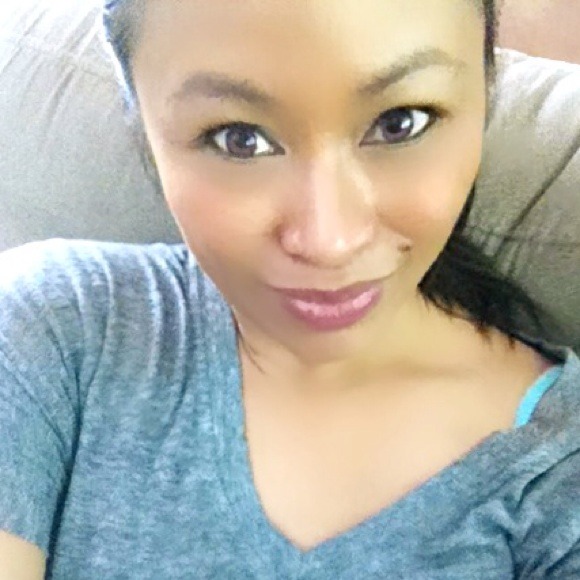 Joyce Pascua - Poshmark Profile Picture of Joyce Pascua (@smiley228) on Poshmark