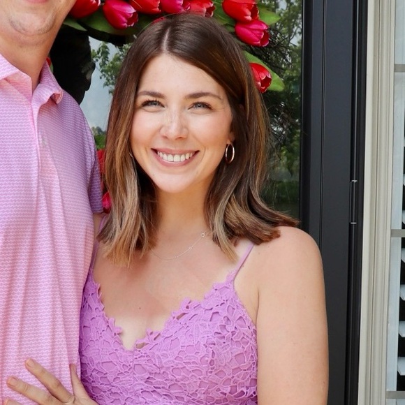 Profile Picture of Jessica Booher (@jessicabarnhill) on Poshmark
