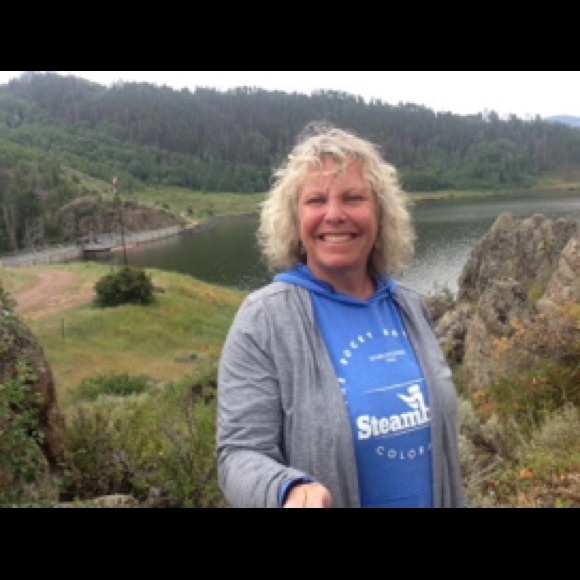 Kris Fieldseth - Poshmark Profile Picture of Kris Fieldseth (@kris_fieldseth) on Poshmark