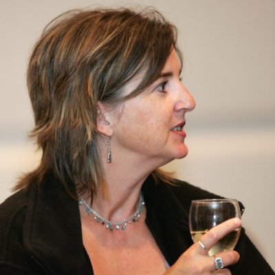 Profile Picture of Amanda Howard (@asnedge1) on Twitter