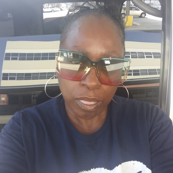 Profile Picture of Tammy Foster (@tammyfoster391) on Poshmark