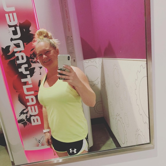 Profile Picture of Tara Errett (@terrett12) on Poshmark