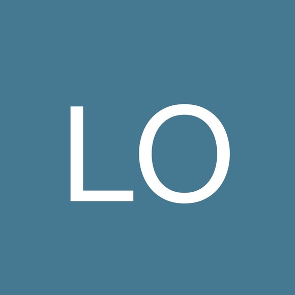 Profile Picture of Lisa Oratz (@loratz) on Poshmark